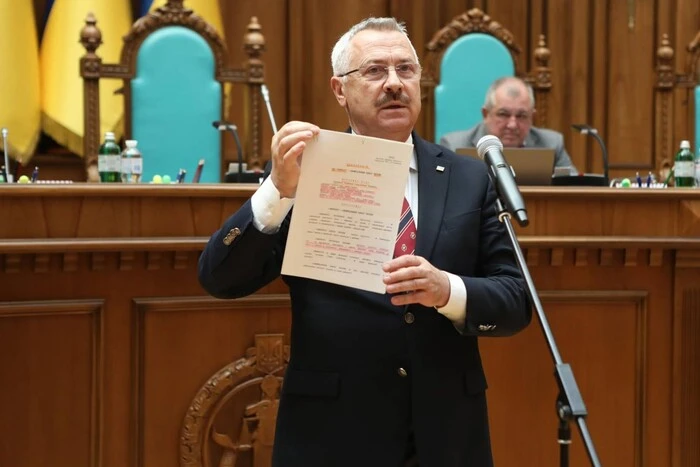 Ekspolityk i sędzia Trybunału Konstytucyjnego zaczął pracować w uniwersytecie Milovanowa