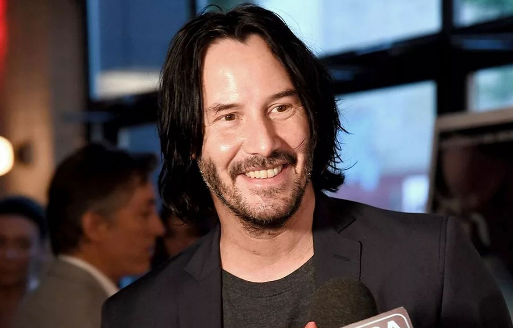 Why Keanu Reeves Walks with a Limp: Reasons for the Actor's Gait