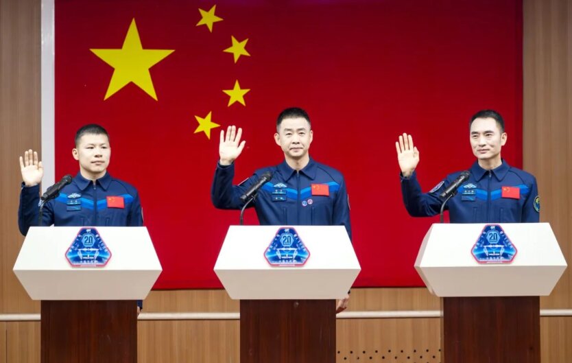 Chiny rozszerzają obecność w kosmosie: 'Shenzhou-20' wyruszył na orbitę