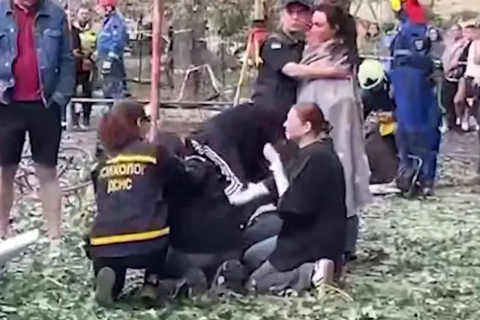 Under the rubble in Kyiv, the body of a man was found: parents hoped he was alive (video)