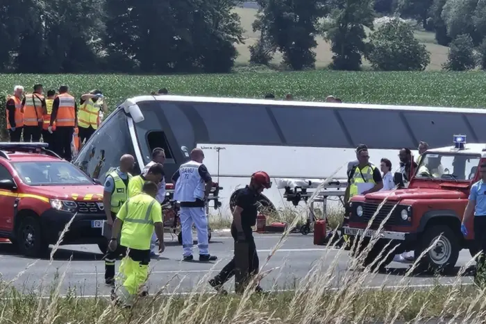 In France, a bus with Ukrainians skidded into a ditch: four dead, dozens injured