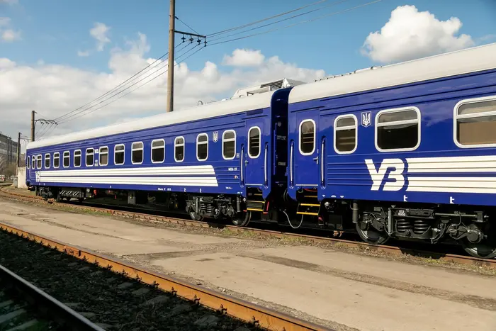 «Укрзалізниця» попередила, що низка поїздів курсує із затримкою: перелік