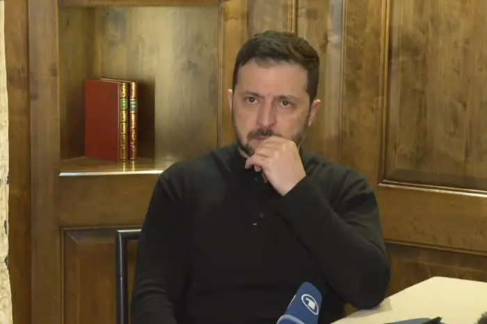 Zelensky talks to journalists