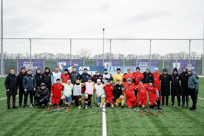 The national team players in amputee football are preparing for the game