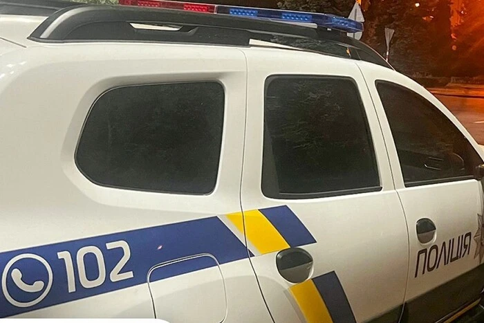 In Poltava: 19-year-old guy fell from the roof of the shopping mall