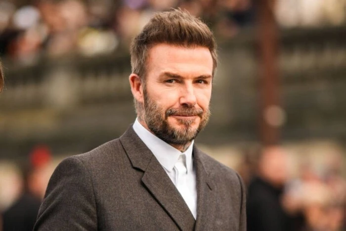 Der Fußballspieler David Beckham wurde in Verbindung mit der RF entlarvt