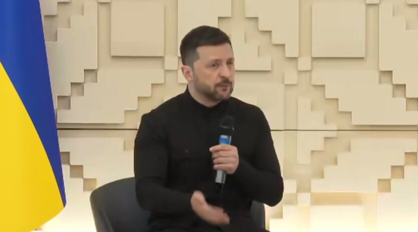 Зеленський: Росія продолжает наступательные действия на всех направлениях фронта