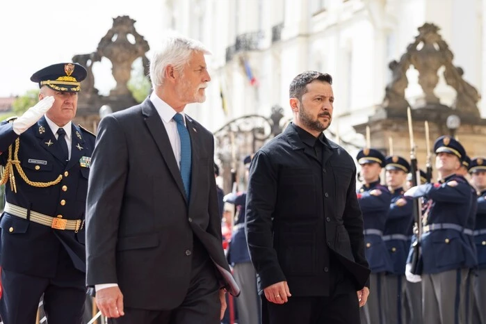 Zelensky and the President of the Czech Republic in discussion