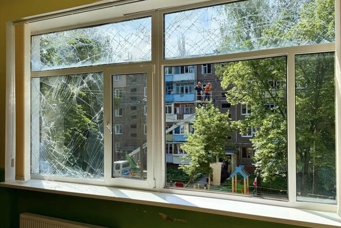У Чернігові внаслідок атаки РФ зникло світло, пошкоджено освітні заклади