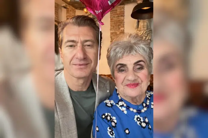 Der Produzent Nikitin zeigte seine Mutter an ihrem Geburtstag