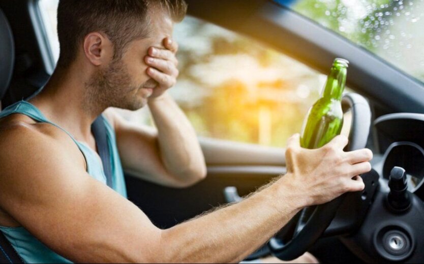 Fallen für Fahrer: Alkohol im geparkten Auto führt zu hohen Strafen