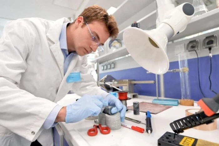 European Commission to spend 500 million euros on scientists