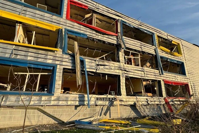 In Odessa wurden eine Schule und ein Kindergarten bei nächtlichem Beschuss beschädigt (Foto)