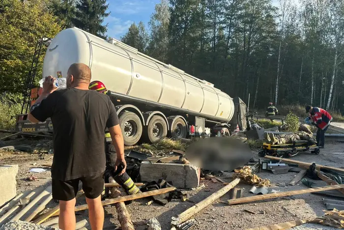 In der Region Rivne ist ein Tankwagen in einen Kontrollpunkt gefahren: ein Polizist ist gestorben (Foto)