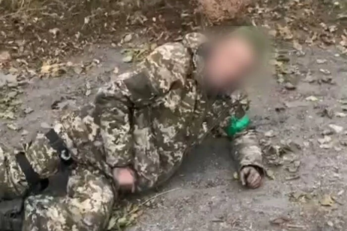 Ukrainian soldier shot by Russian soldiers