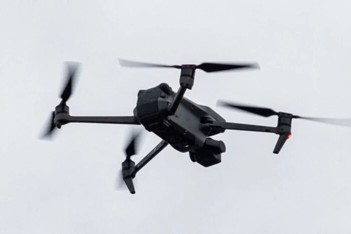 Drone attacks a minibus in Kherson