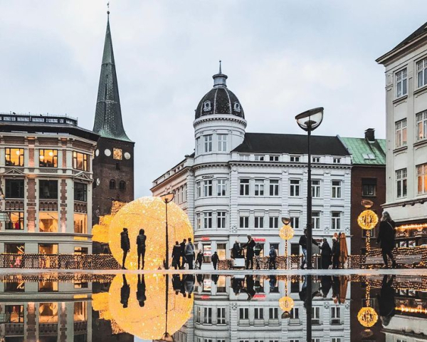 Picturesque streets of the happy city