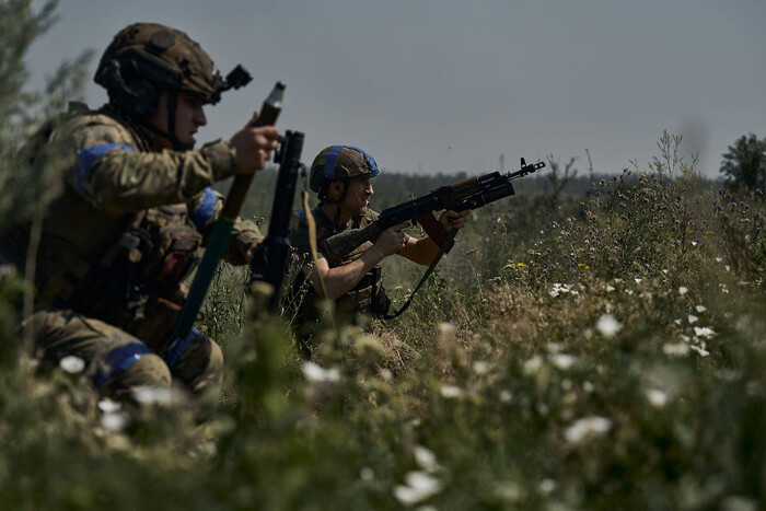 Российские военные возле Курсской области