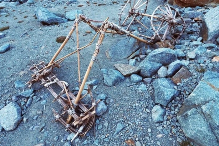 Mysteriöse Verkehrsmittel unter dem Alpengletscher entdeckt (Foto)