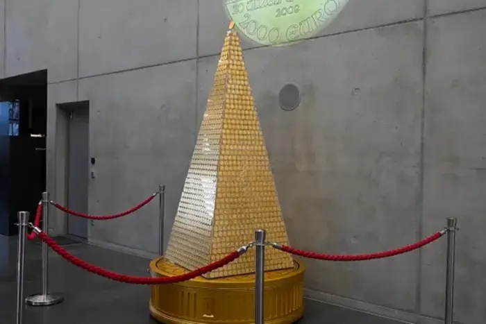 The world's most expensive Christmas tree