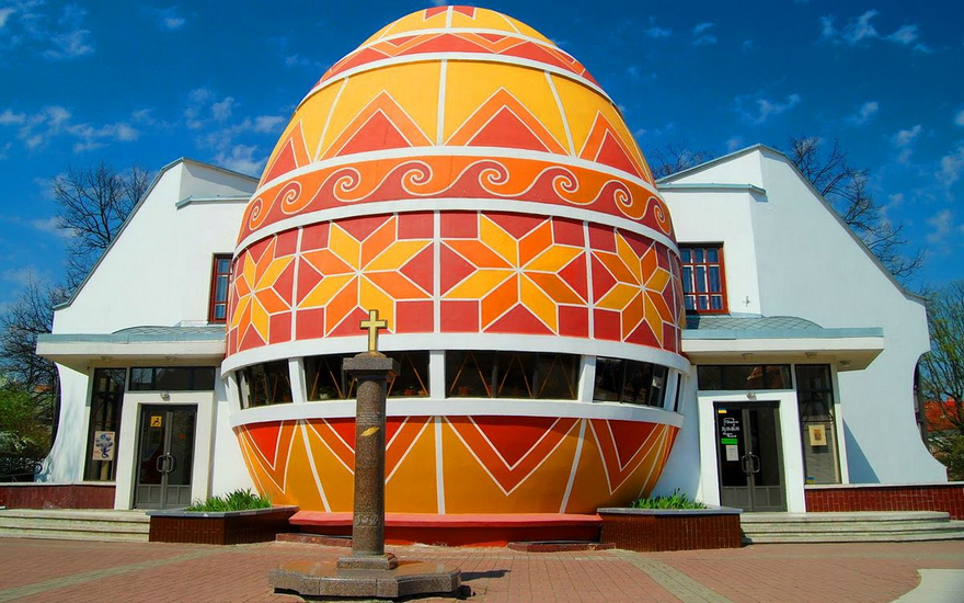 Monument in Kolomyia (Ukraine)