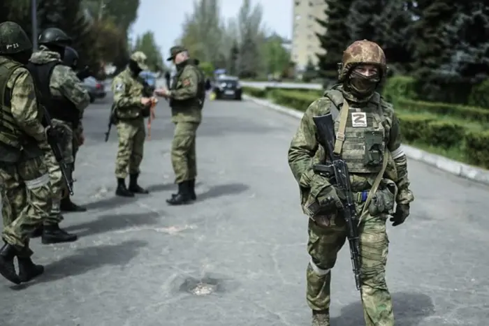 Ein Soldat berichtet über die Taktik der Besatzer an allen Fronten