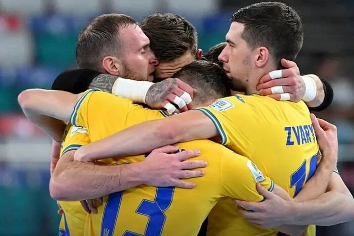 Die Nationalmannschaft der Ukraine schlägt das Team aus Afghanistan und erreicht die Playoffs im Futsal