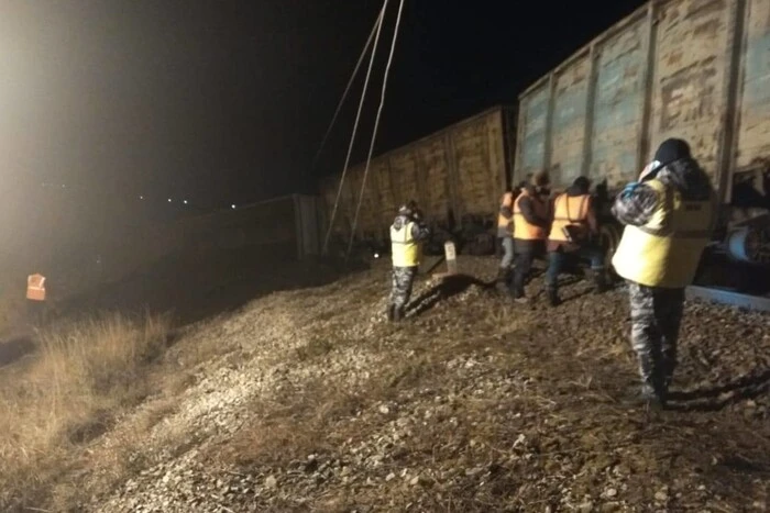 In Russland sind mehr als 20 Kohlewaggons entgleist (Foto)