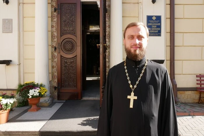 Священник УПЦ перешел в ПЦУ