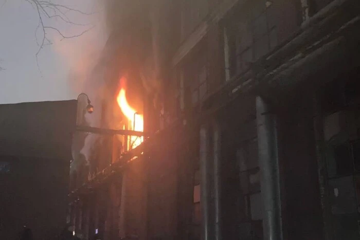 Fire in the historic building of Electrozavod, people inside