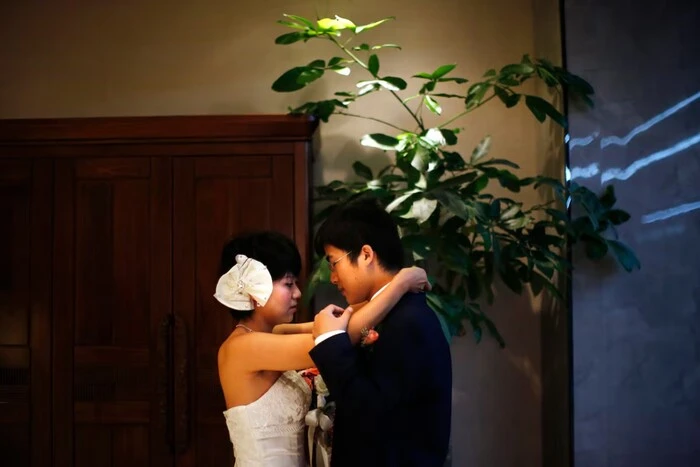 Chinese couples marry rarely. Authorities are looking for ways to encourage.