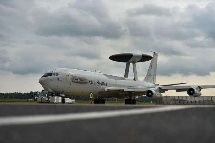 Die NATO verstärkt die Überwachung des rumänischen Luftraums: der Grund