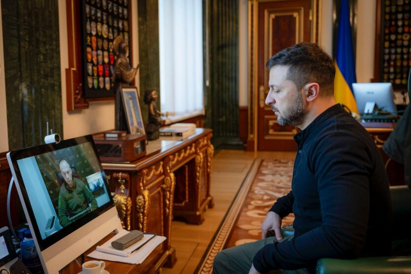 Zeleński przeprowadził naradę z Syckim: sytuacja na froncie i główne zagrożenia