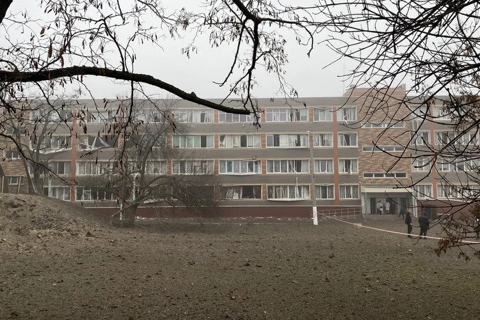 Skandal in Odessa: Stadtrat ersetzt Fenster in einem Gymnasium für 33 Mio, die bereits von Wohltätern ersetzt wurden