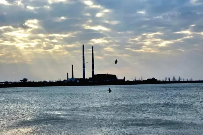 Besatzer haben den Damm des Kurahev-Reservoirs in der Region Donetsk beschädigt