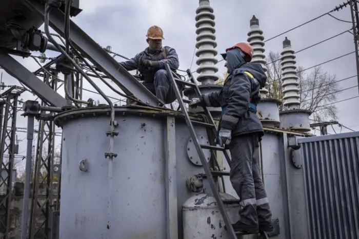 In Uman beschädigten Drohnen ein Infrastrukturobjekt: Die Stadt ist teilweise ohne Licht und Wärme