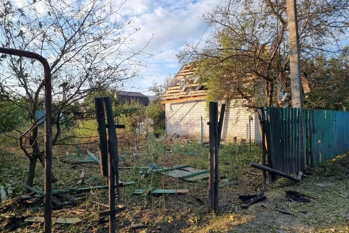 Aviation attack on Cherkasy: damaged buildings