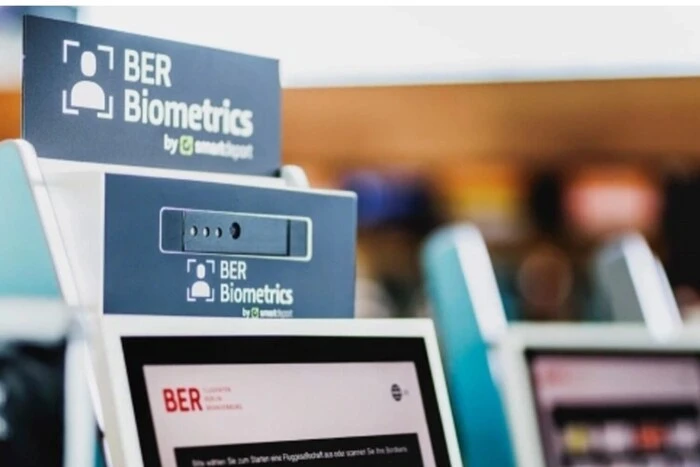 Travelers face issues with new biometric system