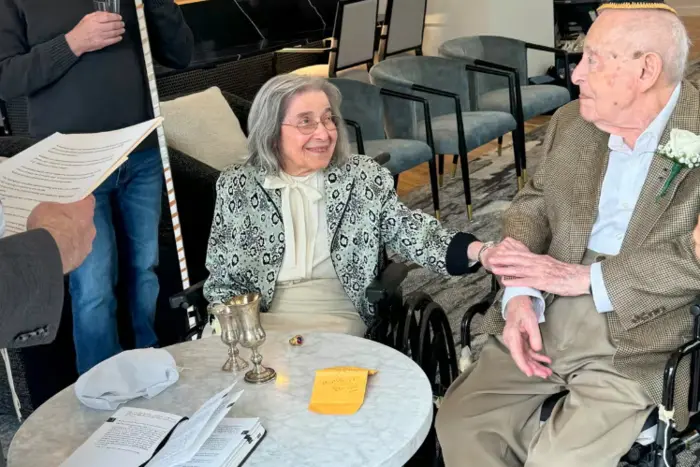 An American couple got married in old age in the world