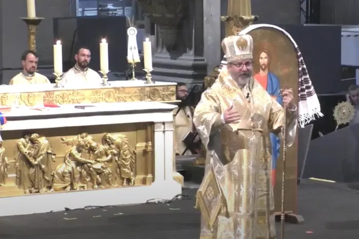 Przełożony UGKЦ przewodniczył liturgii w jednym z największych kościołów w Paryżu (zdjęcia)