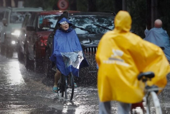 Shanghai, Pulasan. Evacuation of 112,000 residents