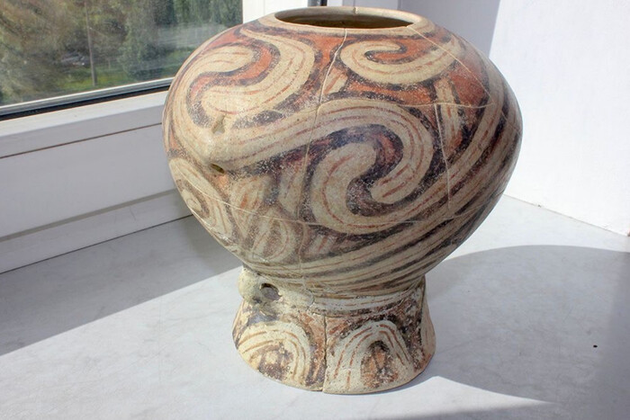 Tripolye vase up to 7000 years old