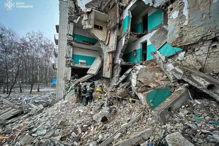 Dormitory under rubble, affected people