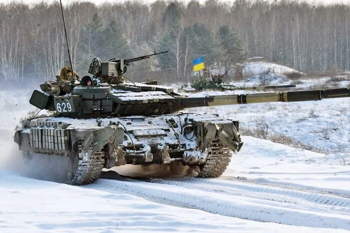 Column of military personnel heading to Kursk