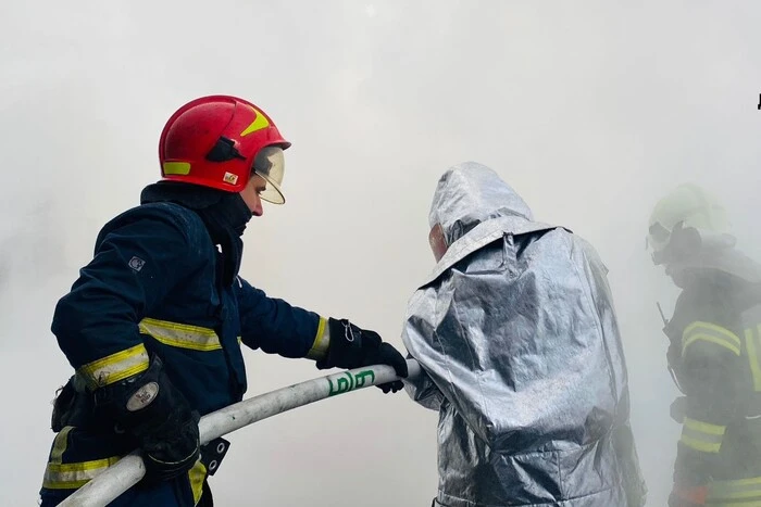 Beschuss der Region Iwano-Frankiwsk: Rettungskräfte zeigen die Folgen (Fotos)