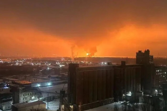 Explosions at the oil depot in Bryansk