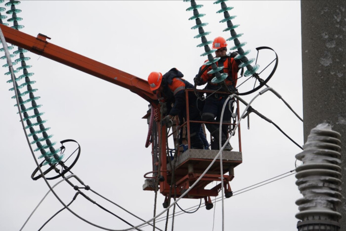 Okupanci zaatakowali obiekty energetyczne na północy i południu Ukrainy