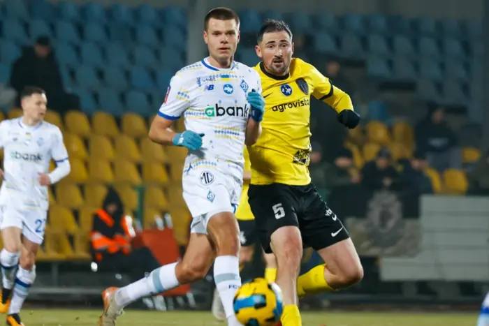 Oleksandriya and Dynamo rehearse before the match