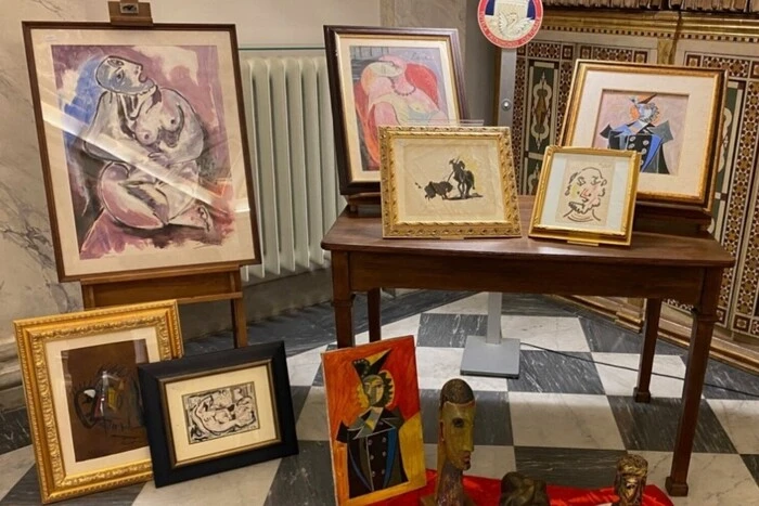 Counterfeit Picasso and Warhol paintings