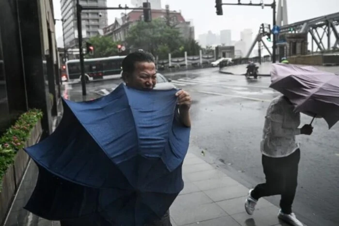 Shanghai von stärkstem Taifun seit 75 Jahren getroffen (Video)